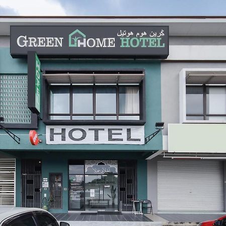 Oyo 90399 Green Home Hotel Syariah Sepang Ngoại thất bức ảnh