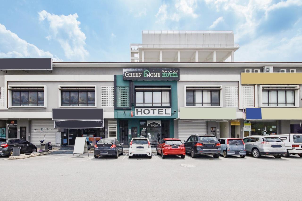 Oyo 90399 Green Home Hotel Syariah Sepang Ngoại thất bức ảnh