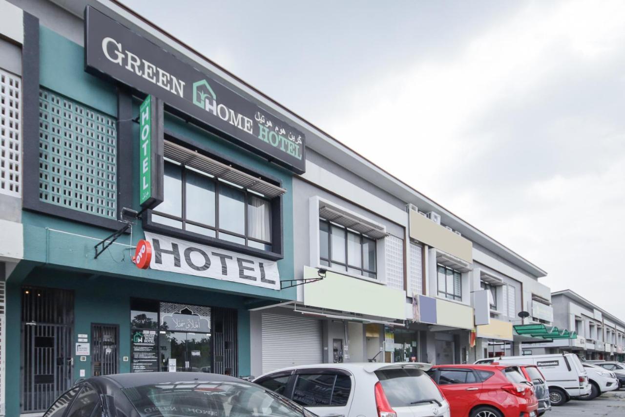 Oyo 90399 Green Home Hotel Syariah Sepang Ngoại thất bức ảnh